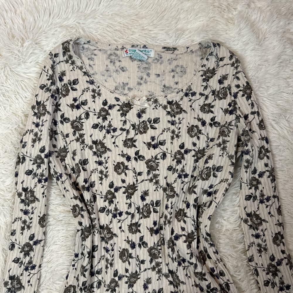 Currants Vintage Tee